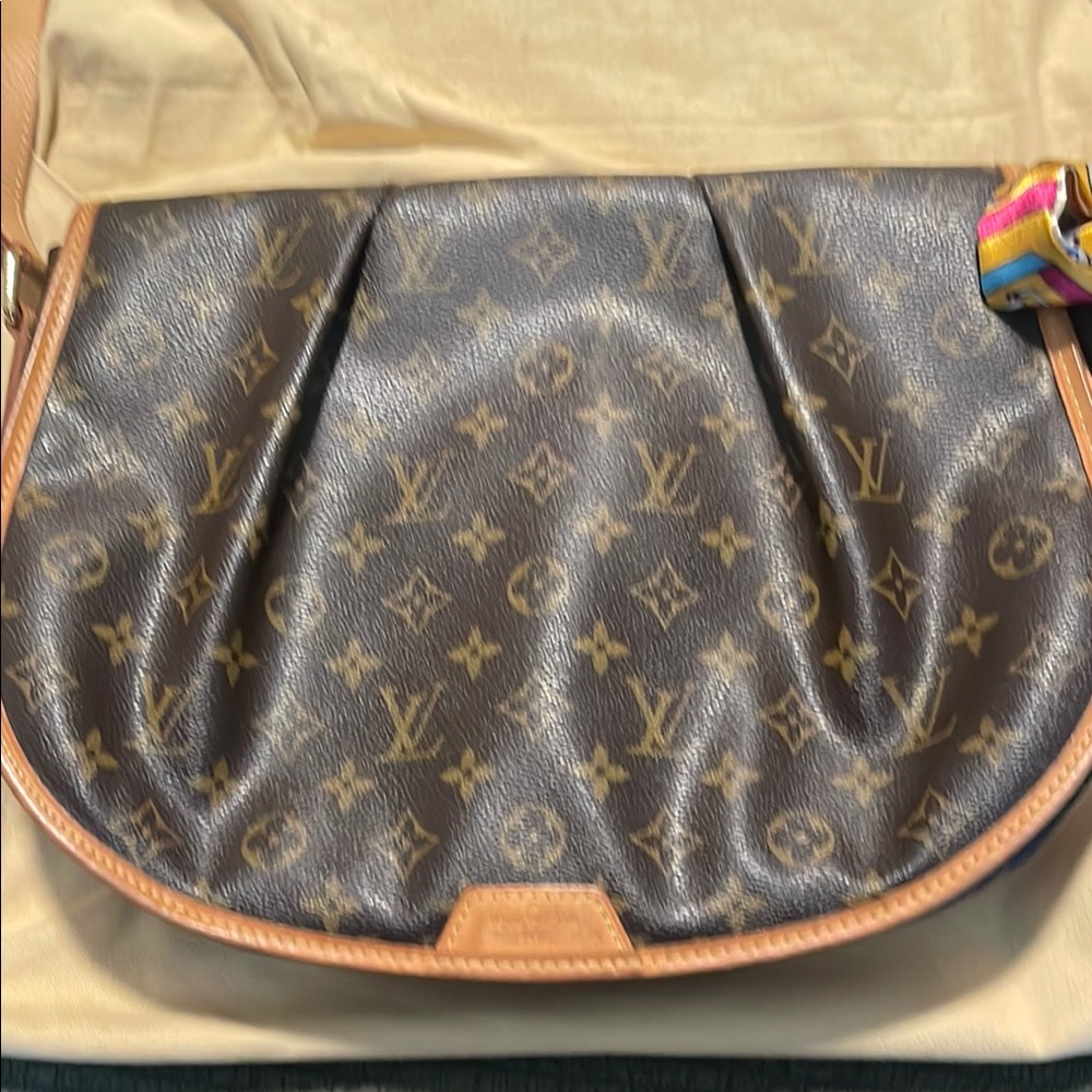 Authentic Louis Vuitton Brown Monogram Shoulder Bag
